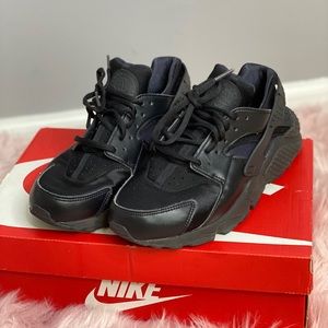 Black Huaraches